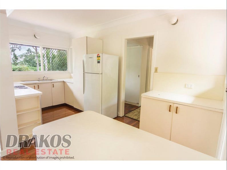 Private Rental in St Lucia, Qld 4067