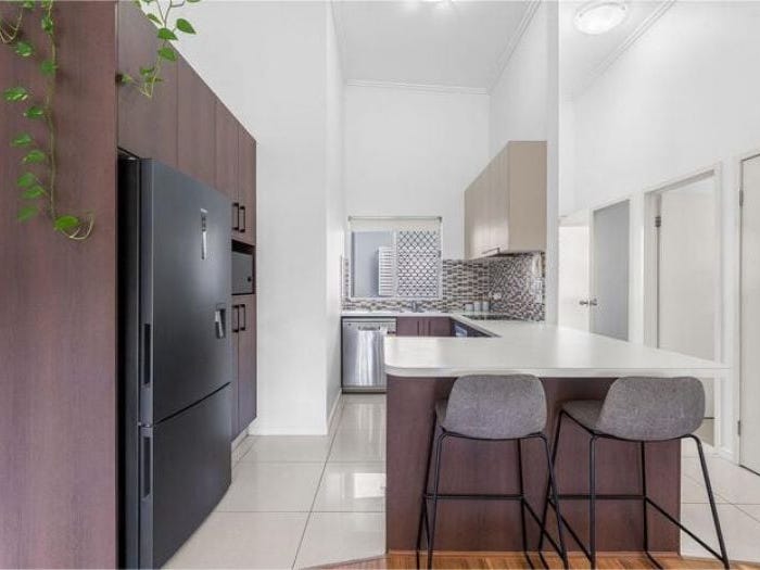 Land for sale - Norman Park, Qld 4170