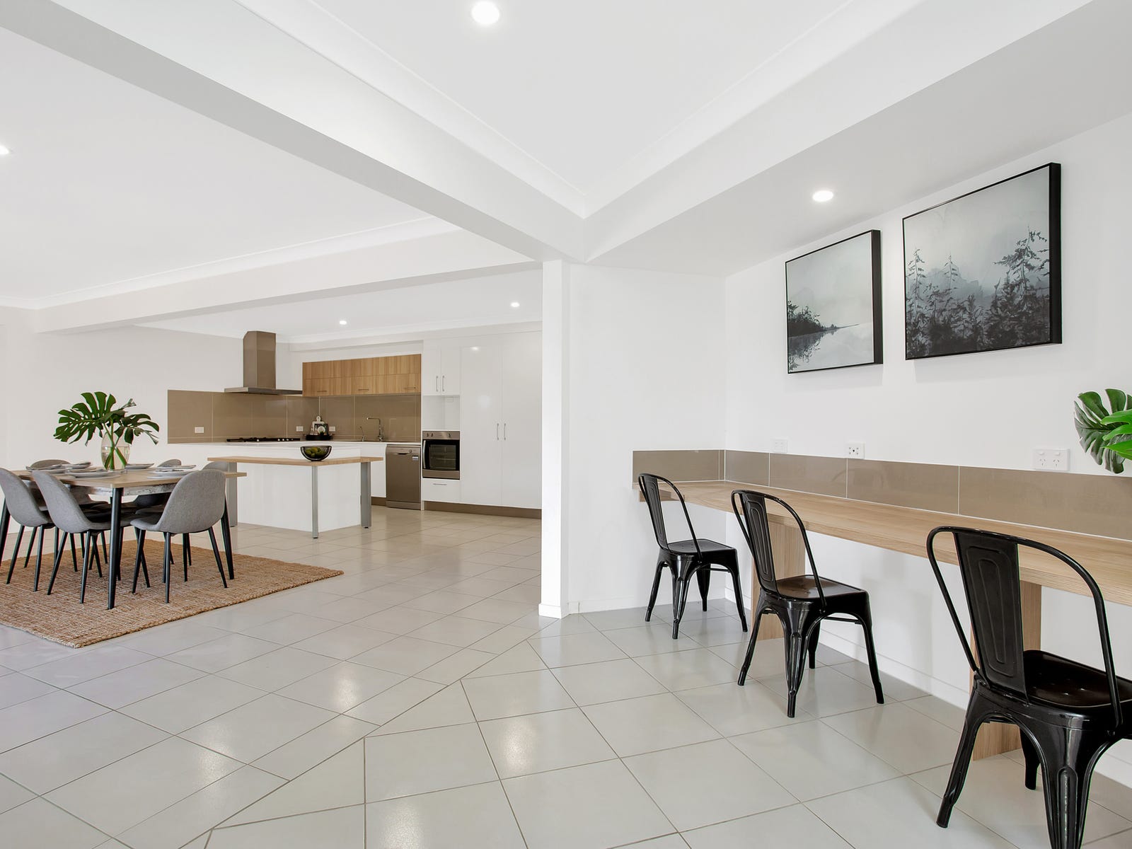 Private Listing - Mudgeeraba, Qld 4213