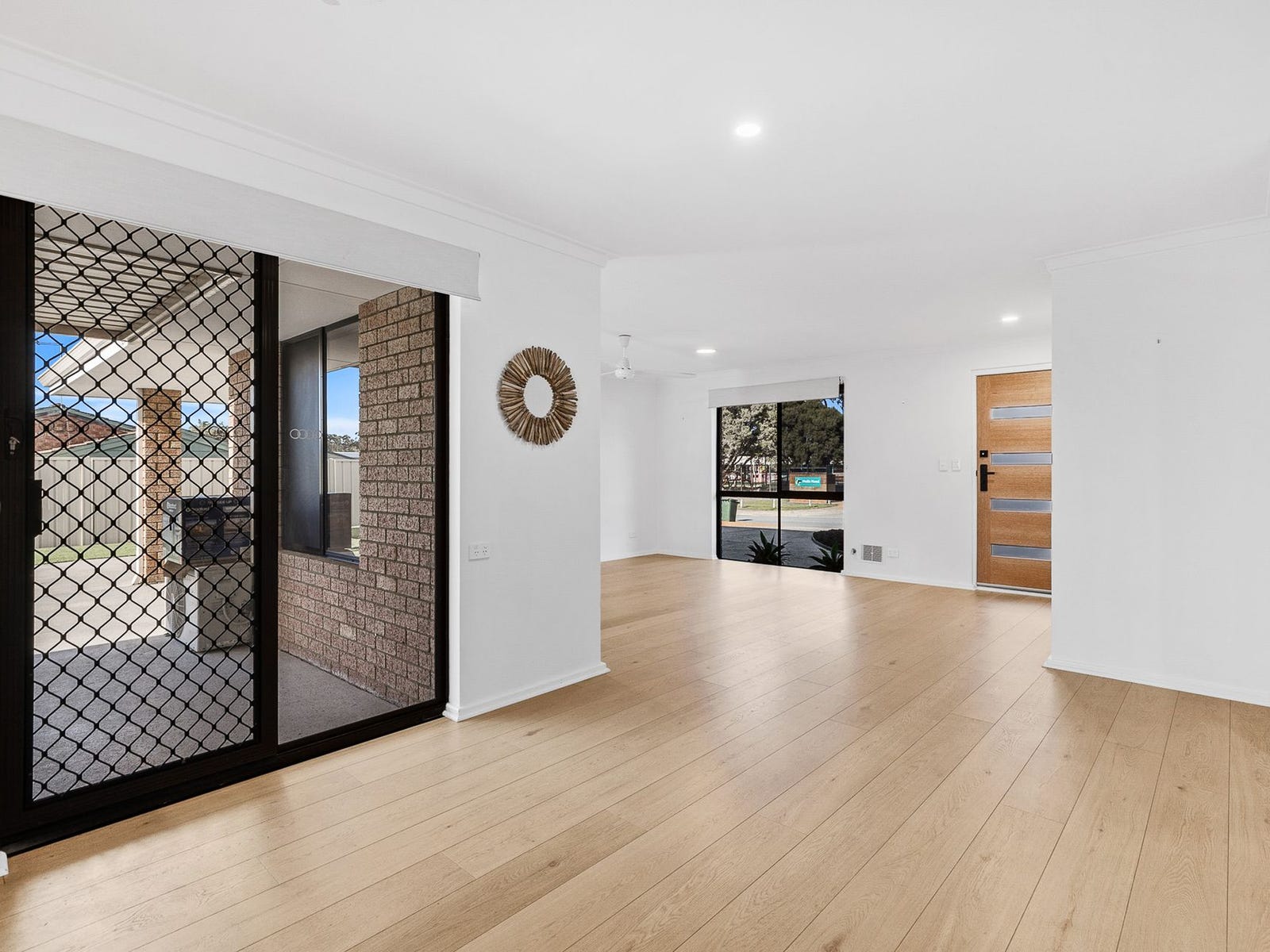 Private Rental in Halls Head, WA 6210