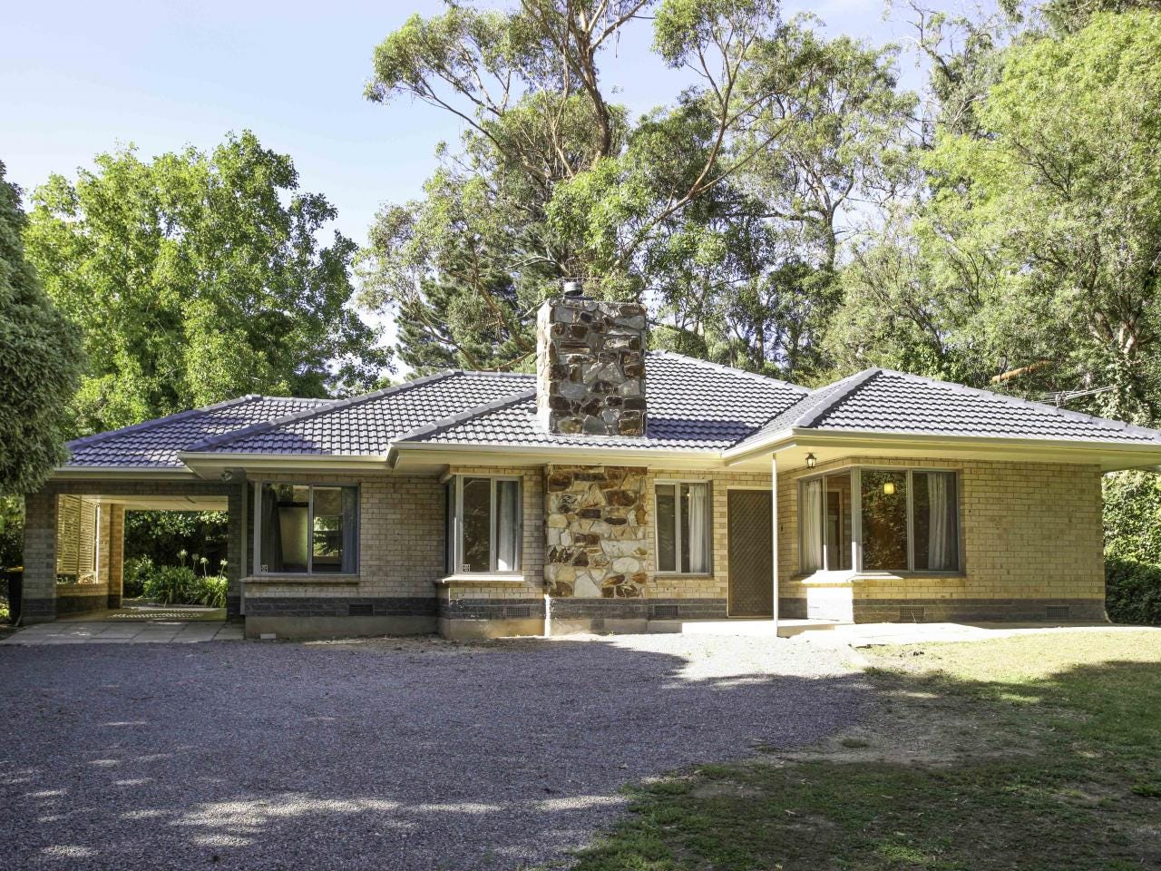 Private Real Estate - Crafers, SA 5152
