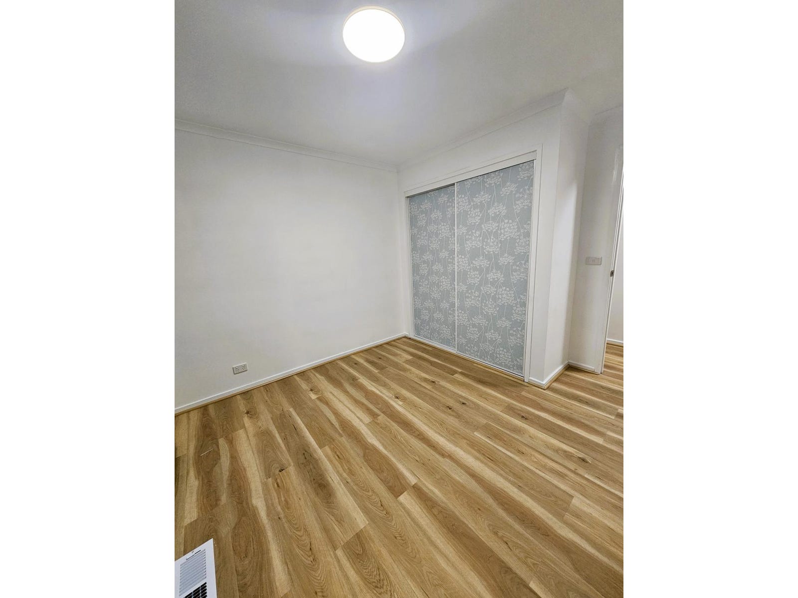 Private Rental in Mount Helen, Vic 3350