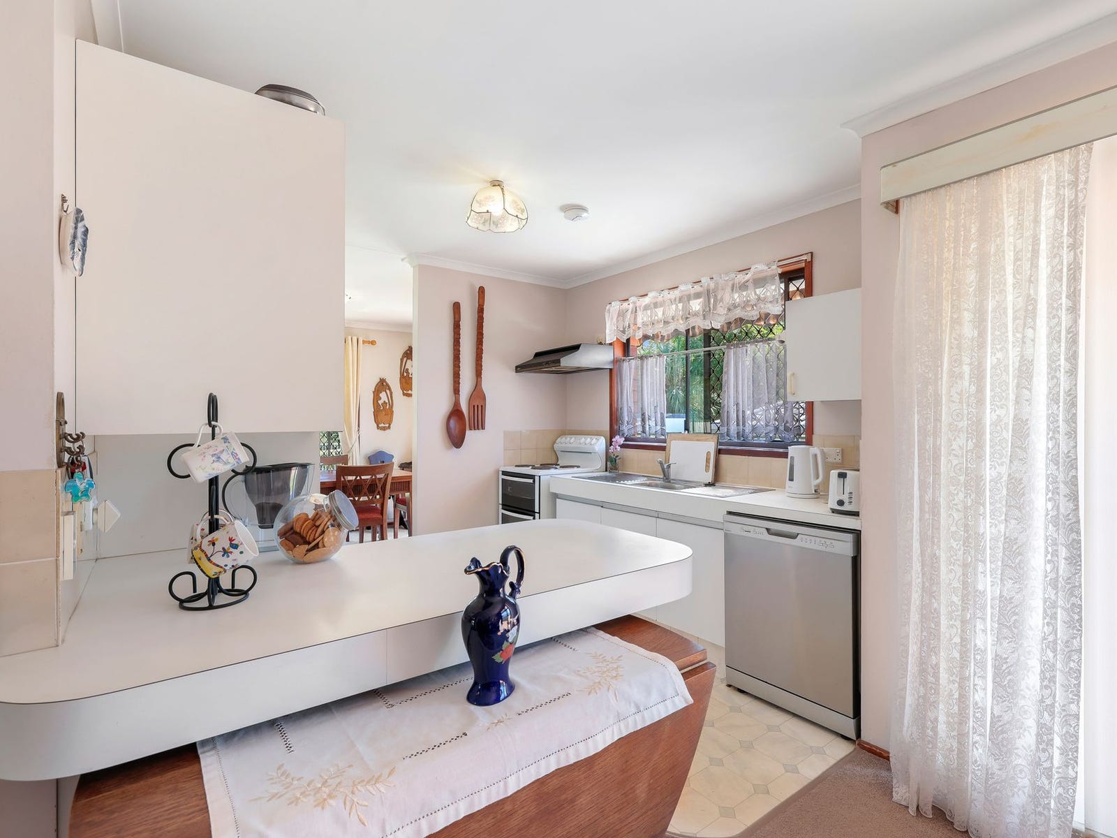 Private Rental in Helensvale, Qld 4212