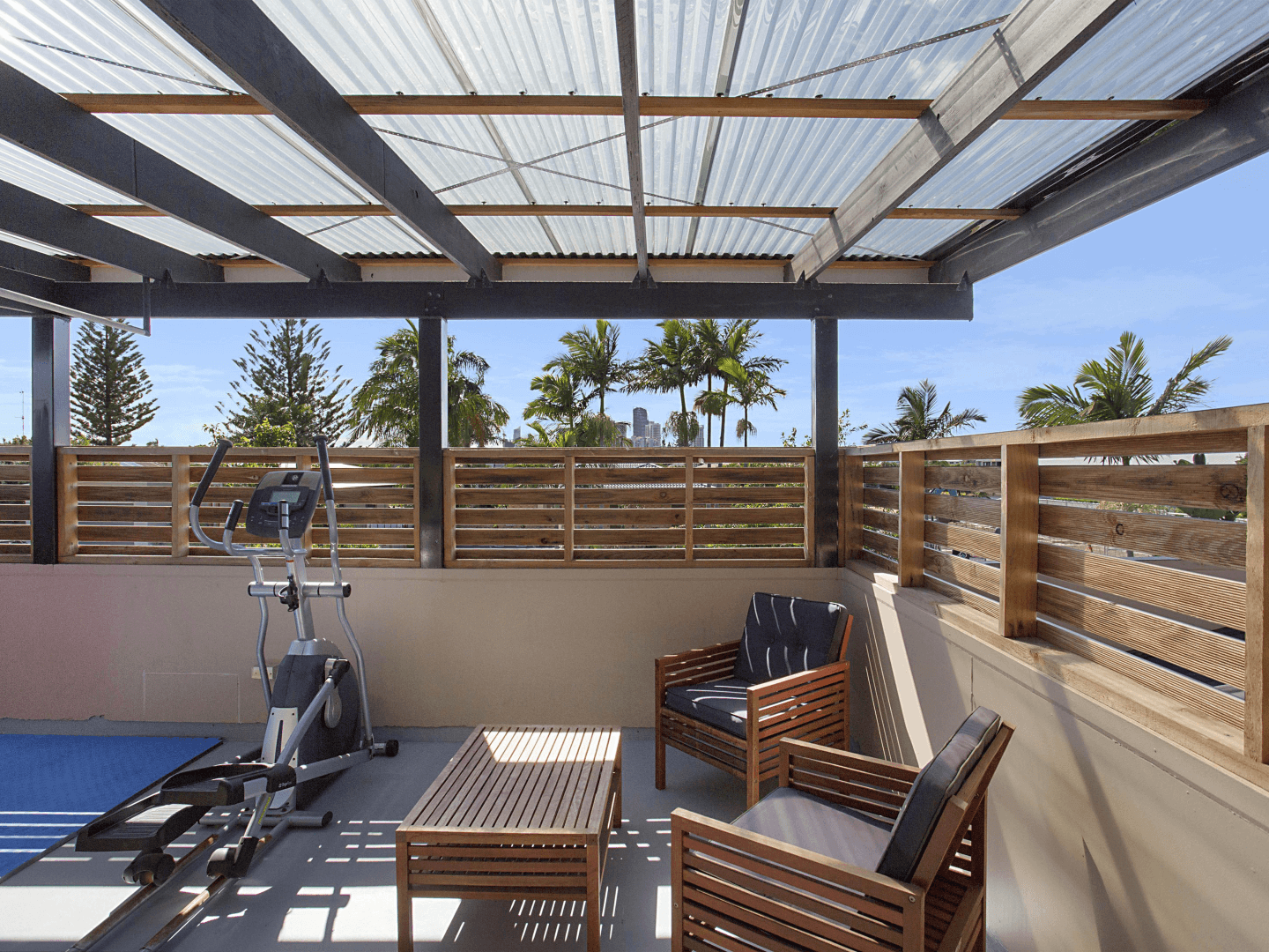 Private Rental in Mermaid Waters, Qld 4218
