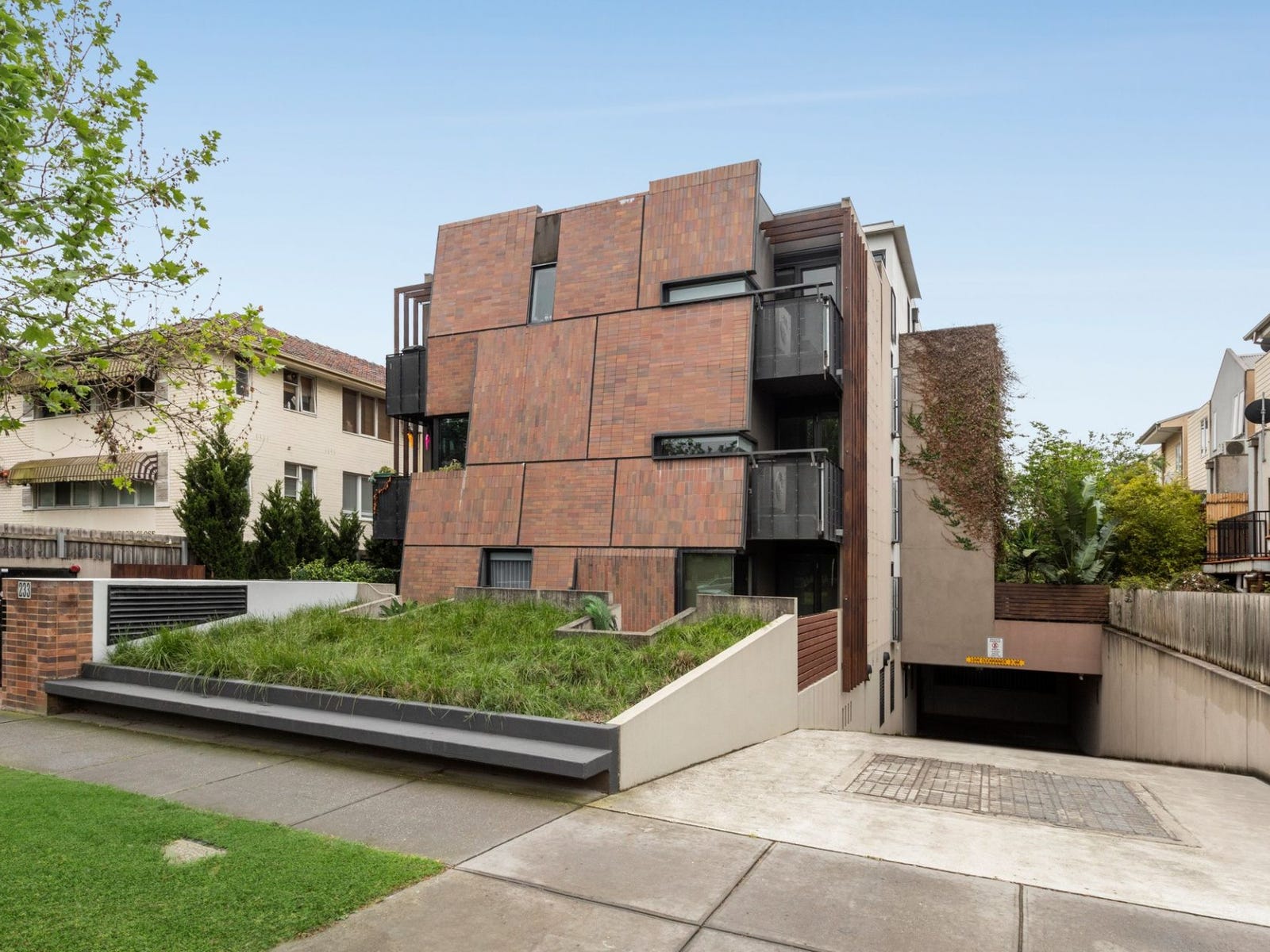 Private Listing - Windsor, Vic 3181