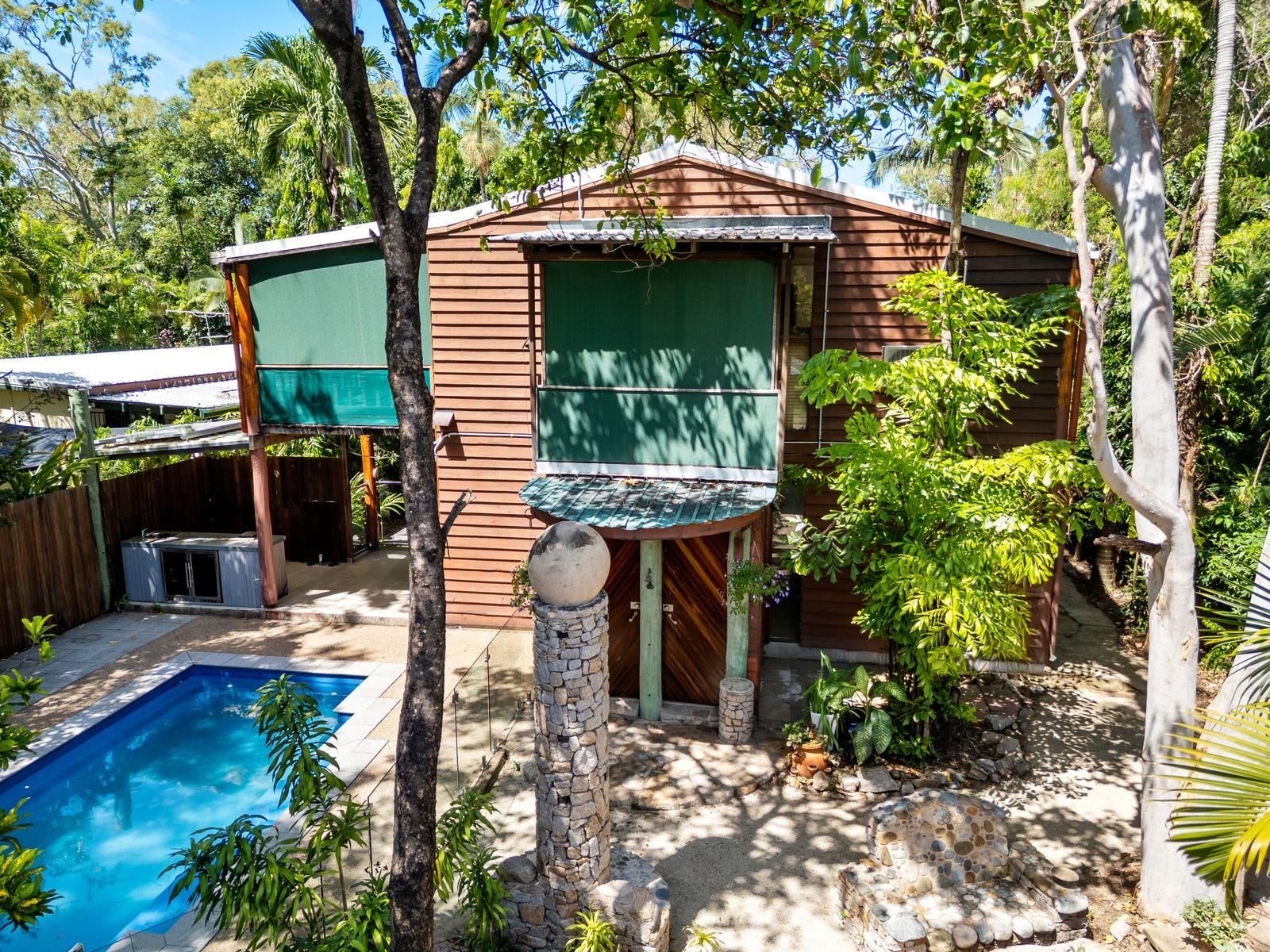Land for sale - Nelly Bay, Qld 4819