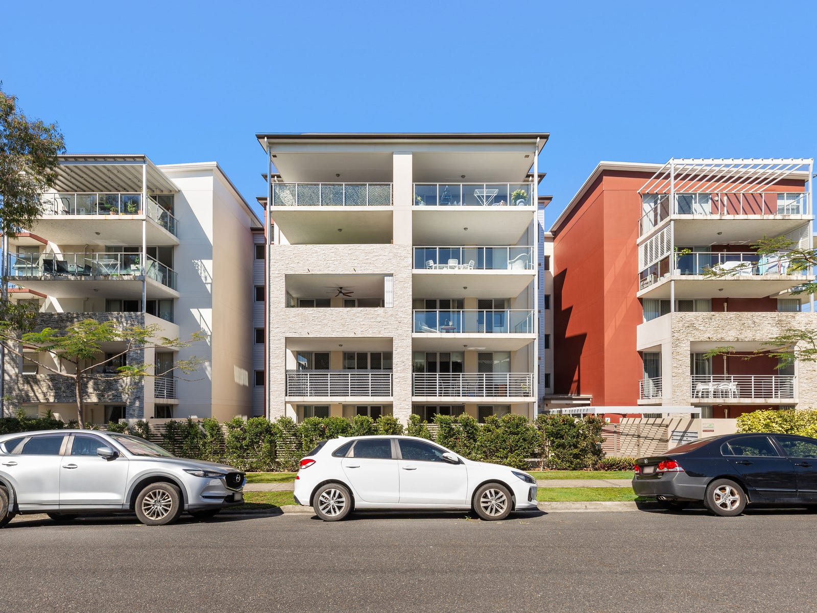 Sales Property - pNundah, Qld 4012