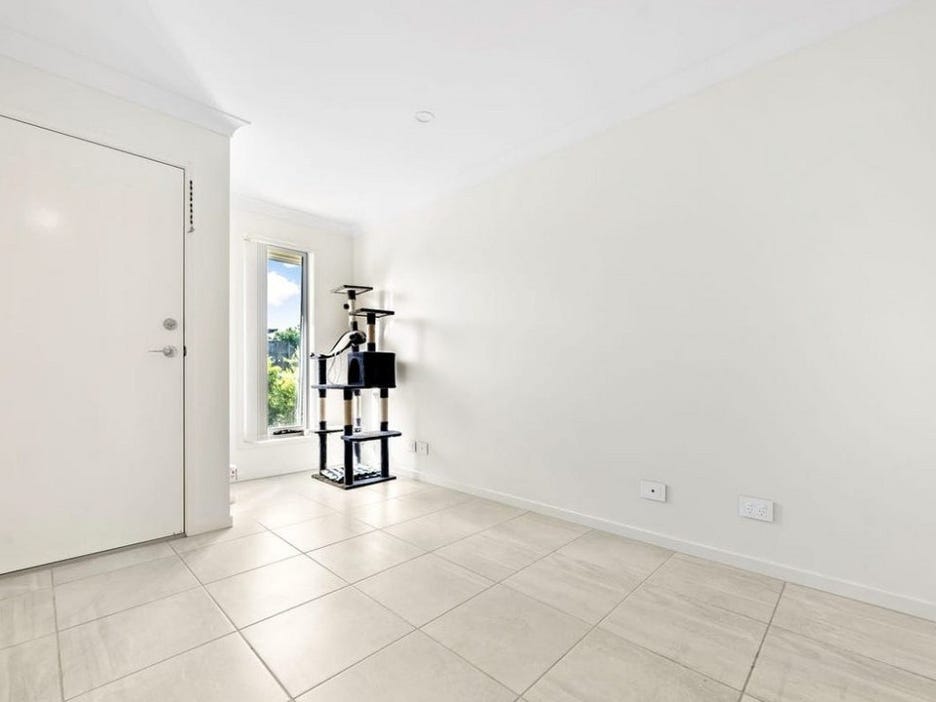 Private Rental in Logan Reserve, Qld 4133