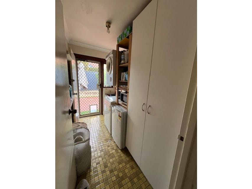 Private Rental in Melville, WA 6156