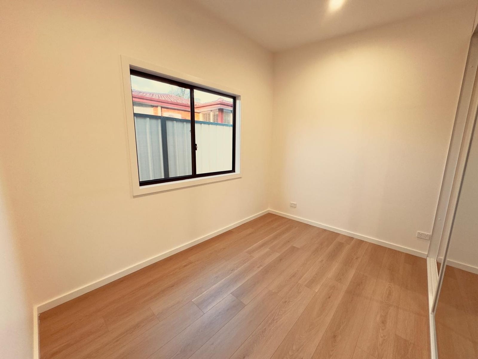 Property for Rent: Glenfield, NSW 2167