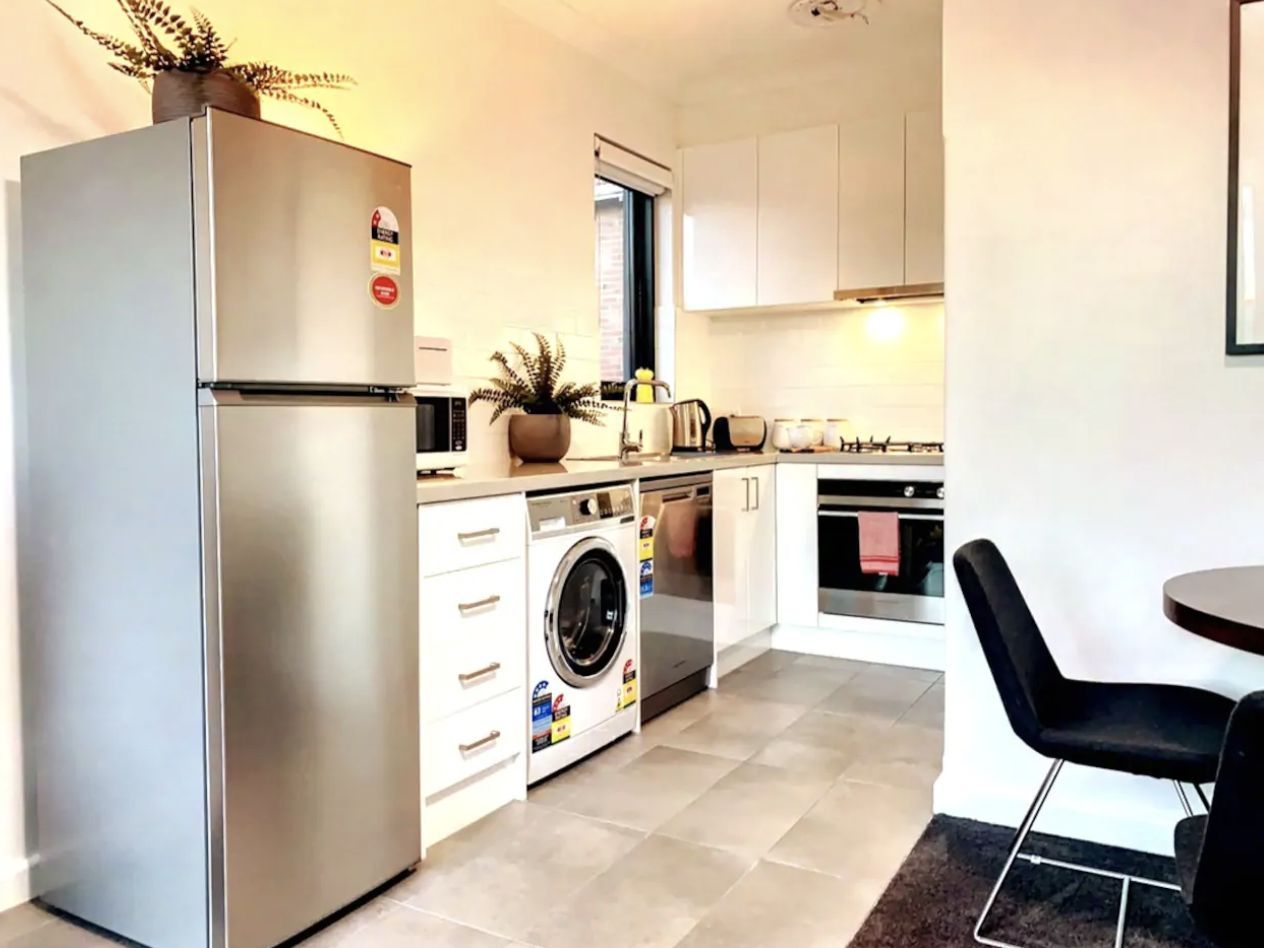 Rental Property - pElwood, Vic 3184