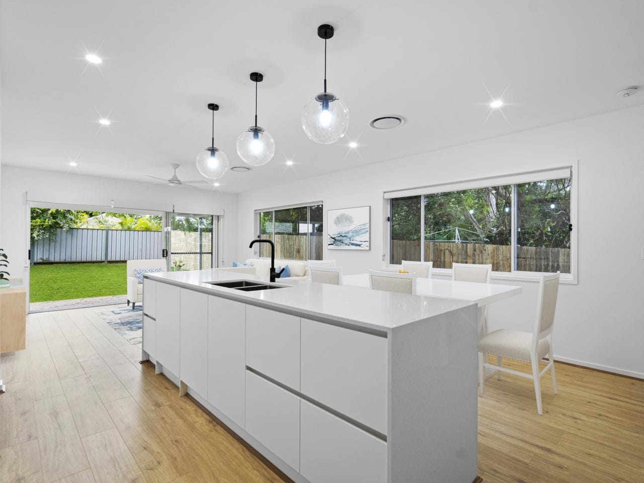 Private Rental in Holland Park, Qld 4121
