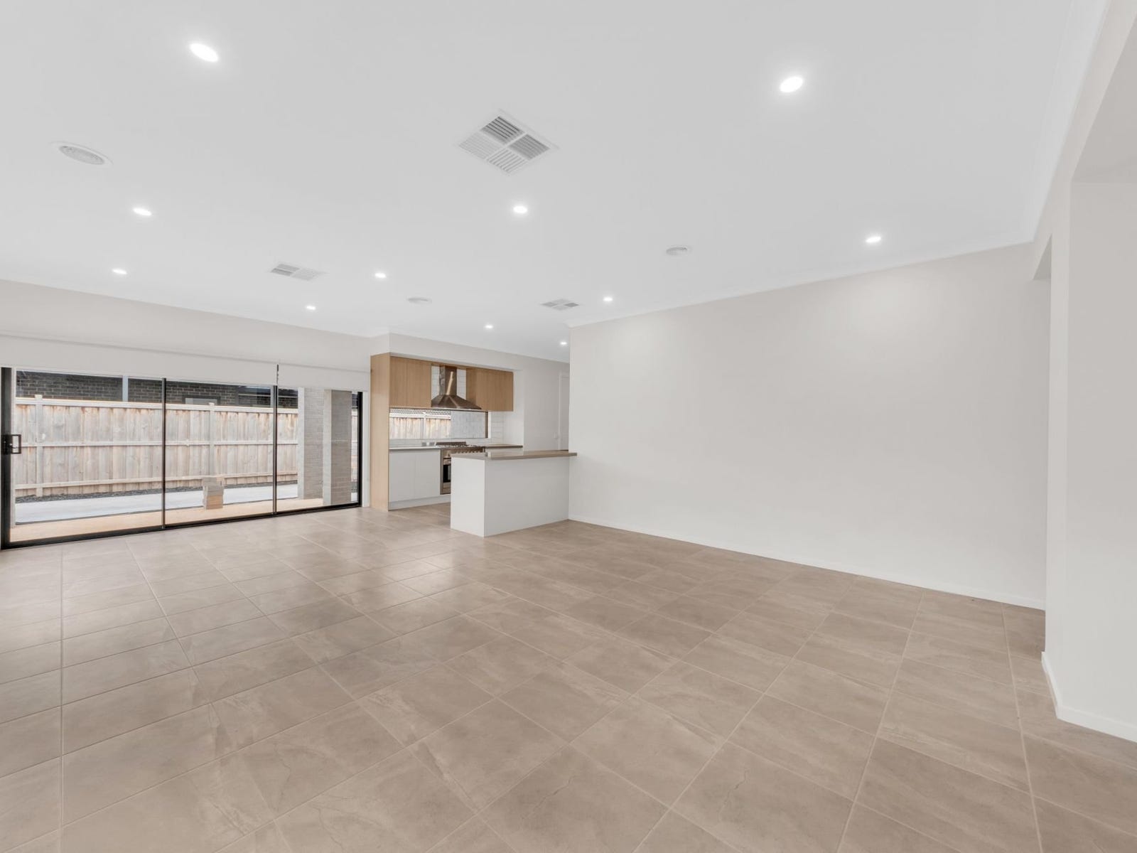 Property for Rent: Truganina, Vic 3029