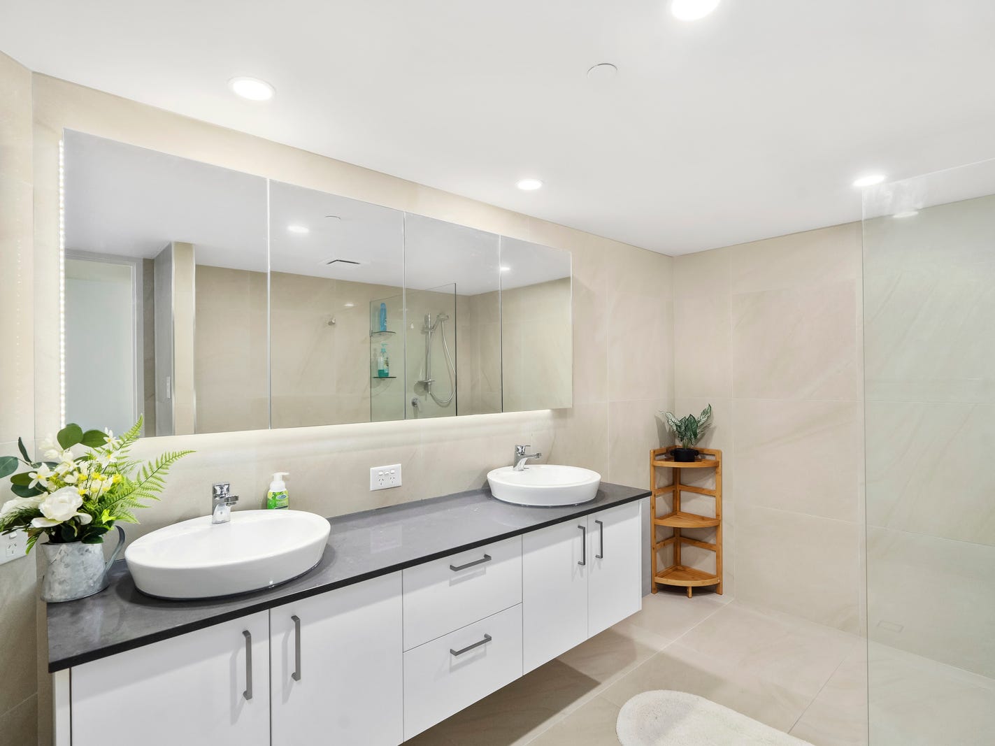 Private Rental in Surfers Paradise, Qld 4217