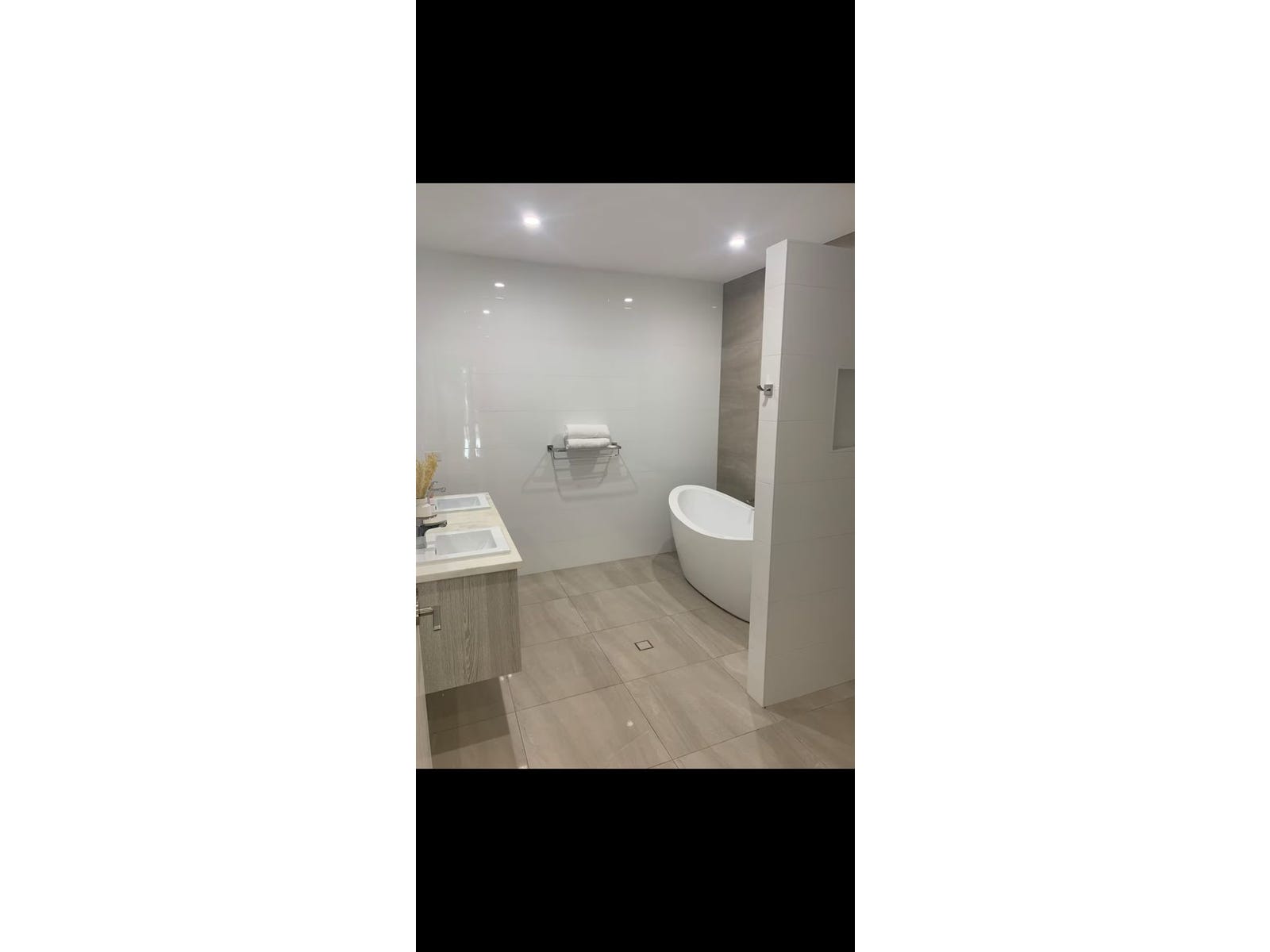 Property for Rent: Maudsland, Qld 4210