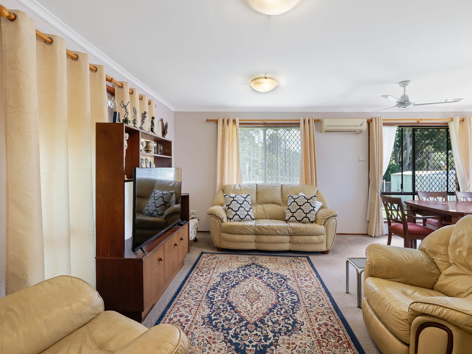 Private Rental in Helensvale, Qld 4212