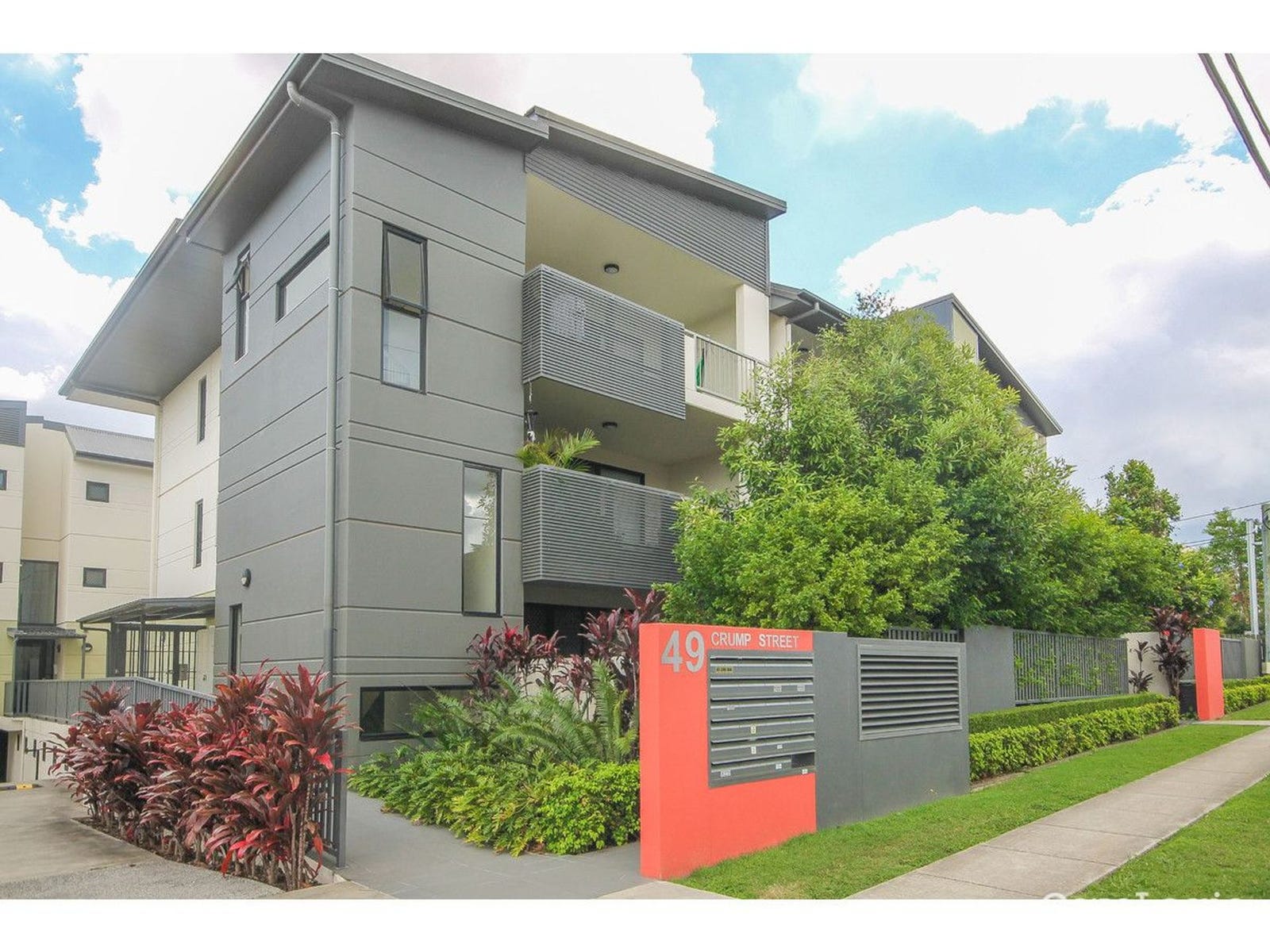 Land for sale - Holland Park West, Qld 4121
