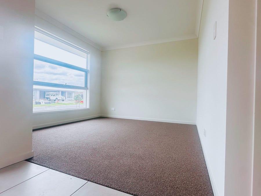 Private Rental in Logan Reserve, Qld 4133