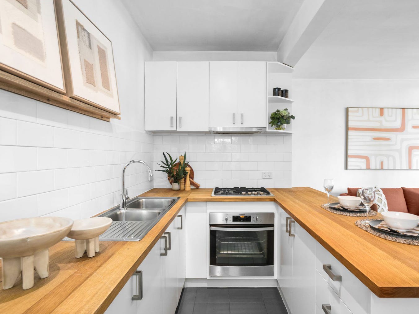 Rental Property - pElwood, Vic 3184