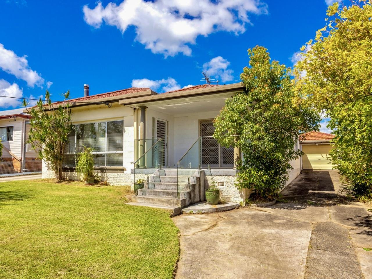 Property for Rent: Taree, NSW 2430