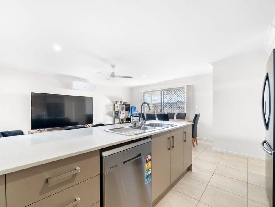 Private Rental in Logan Reserve, Qld 4133