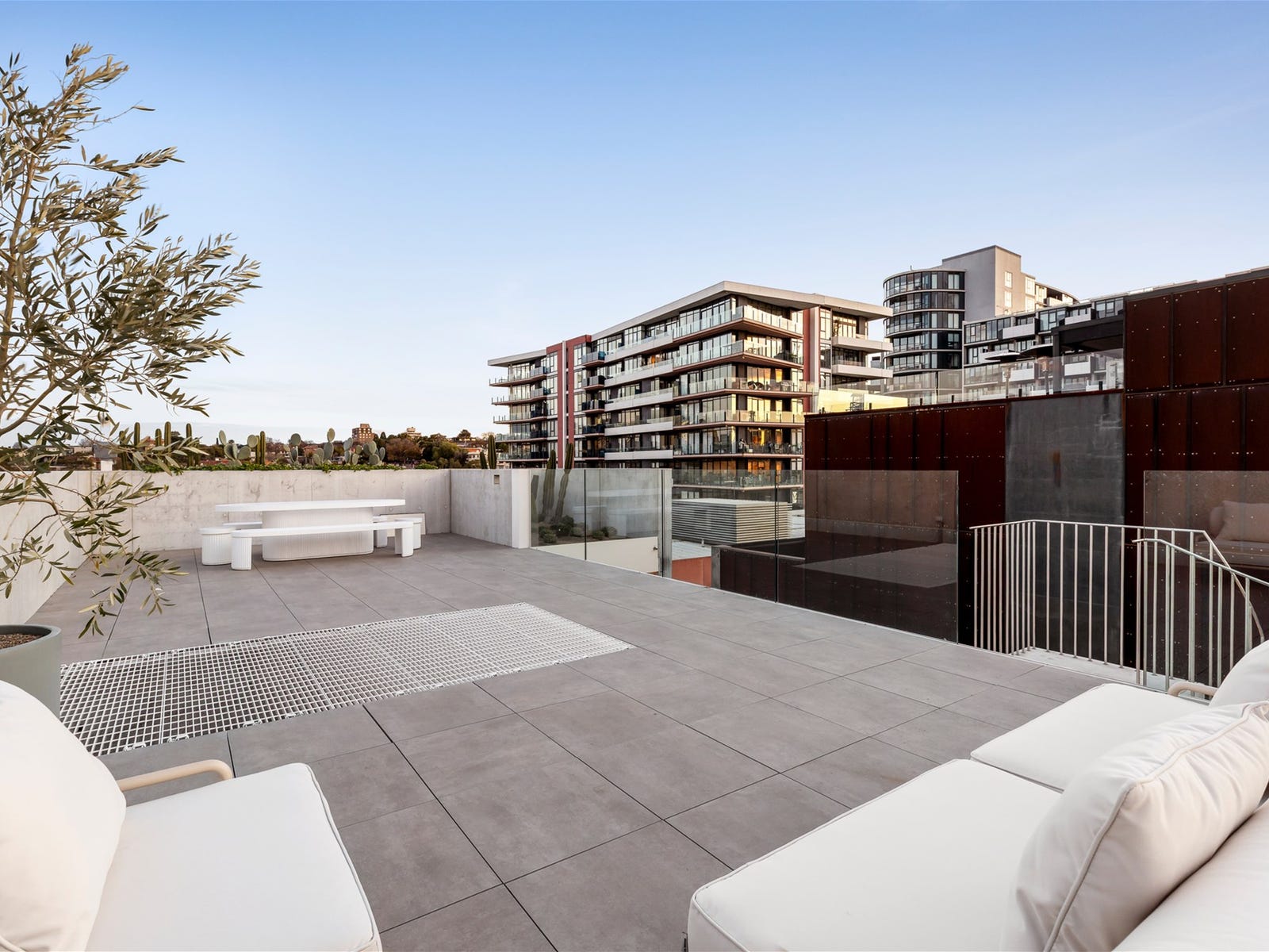 Private Rental in Cremorne, Vic 3121