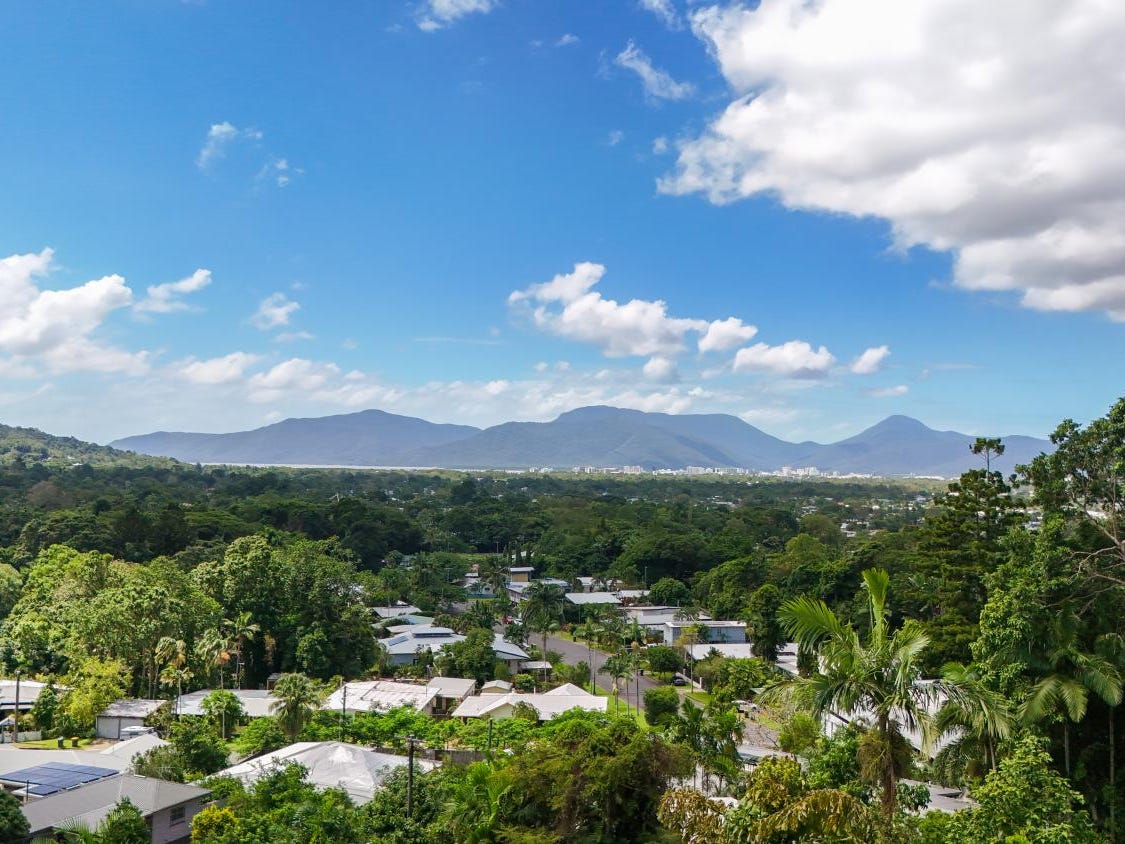 Private Real Estate - Whitfield, Qld 4870