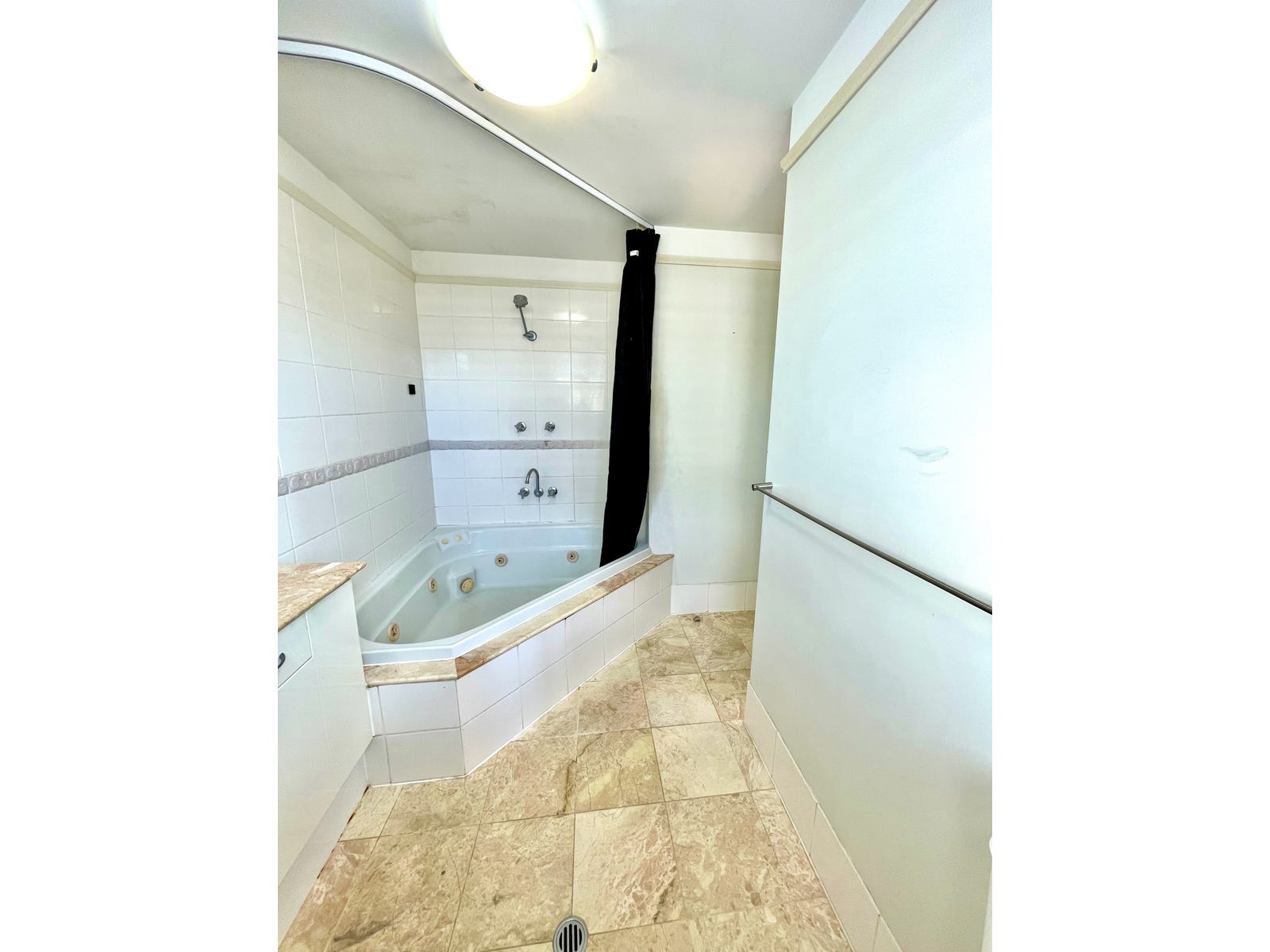 Private Rental in Cairns City, Qld 4870