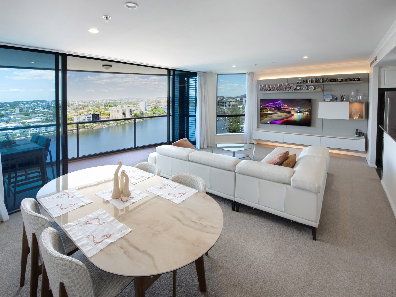 Private Listing - Kangaroo Point, Qld 4169