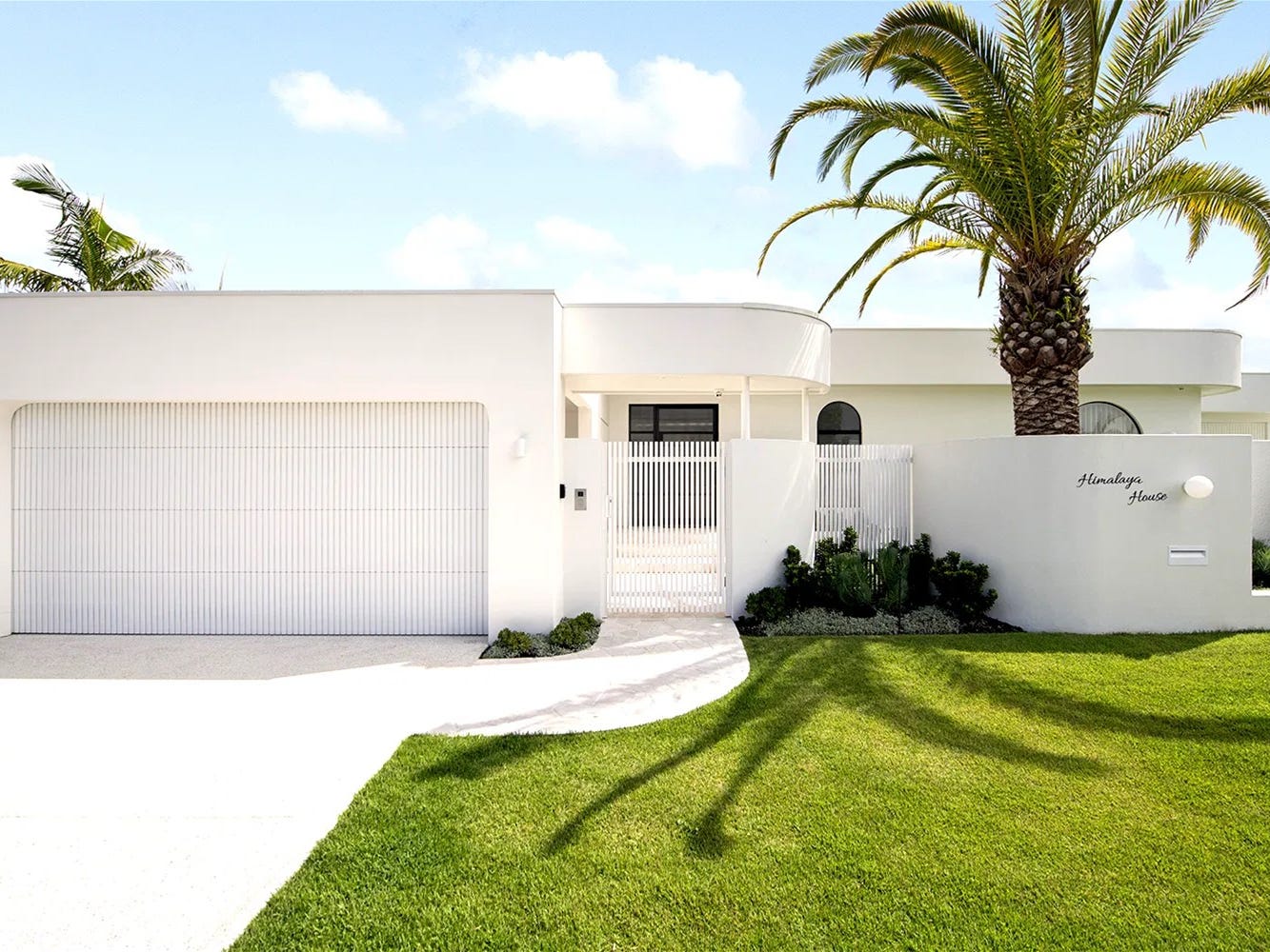 Private Rental in Mermaid Waters, Qld 4218