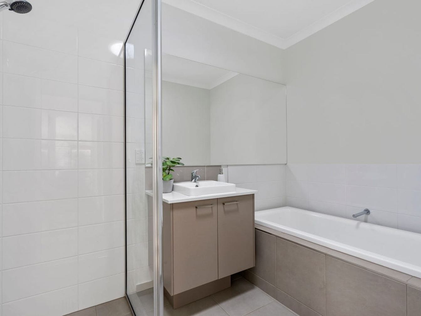 Private Rental in Armstrong Creek, Vic 3217