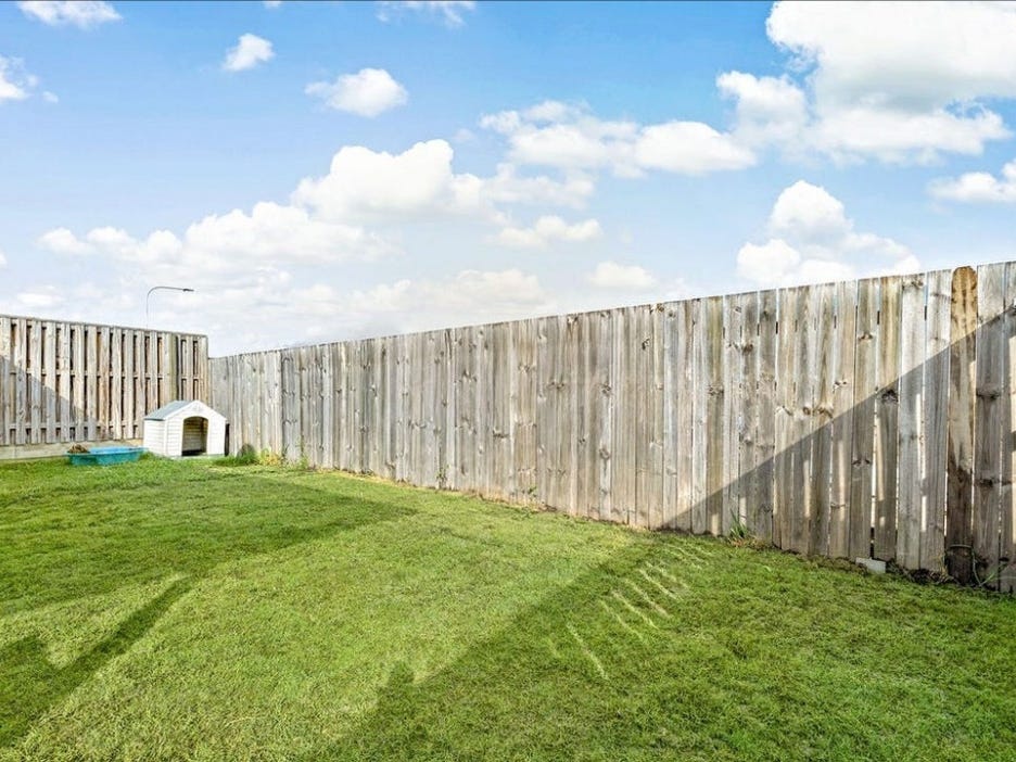 Private Rental in Logan Reserve, Qld 4133