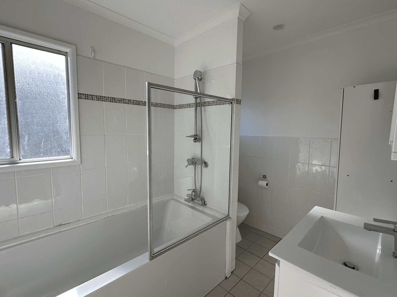Private Rental in Mirrabooka, NSW 2264