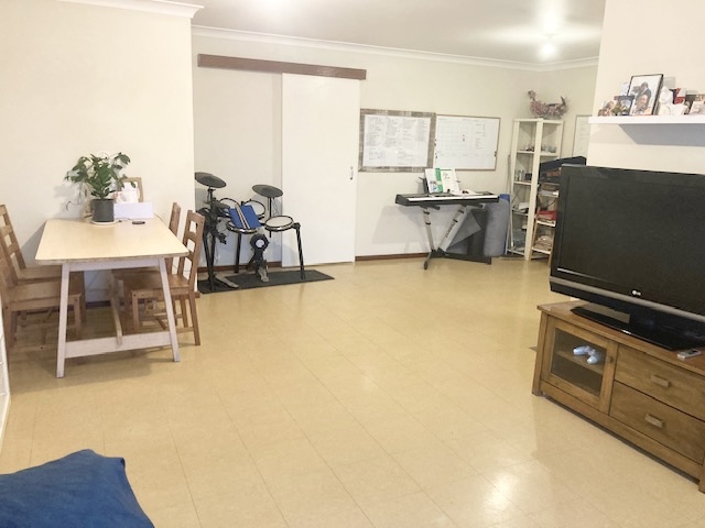 Private Rental in Melville, WA 6156
