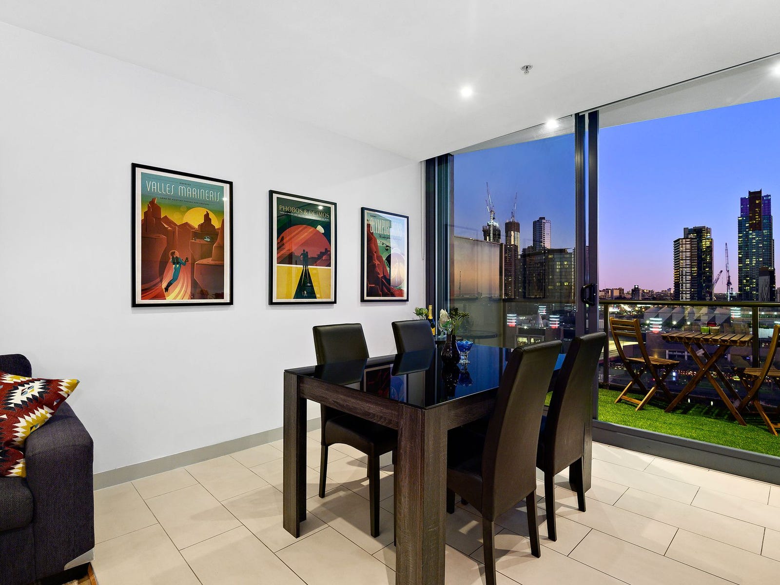Property for Rent: Melbourne, Vic 3000