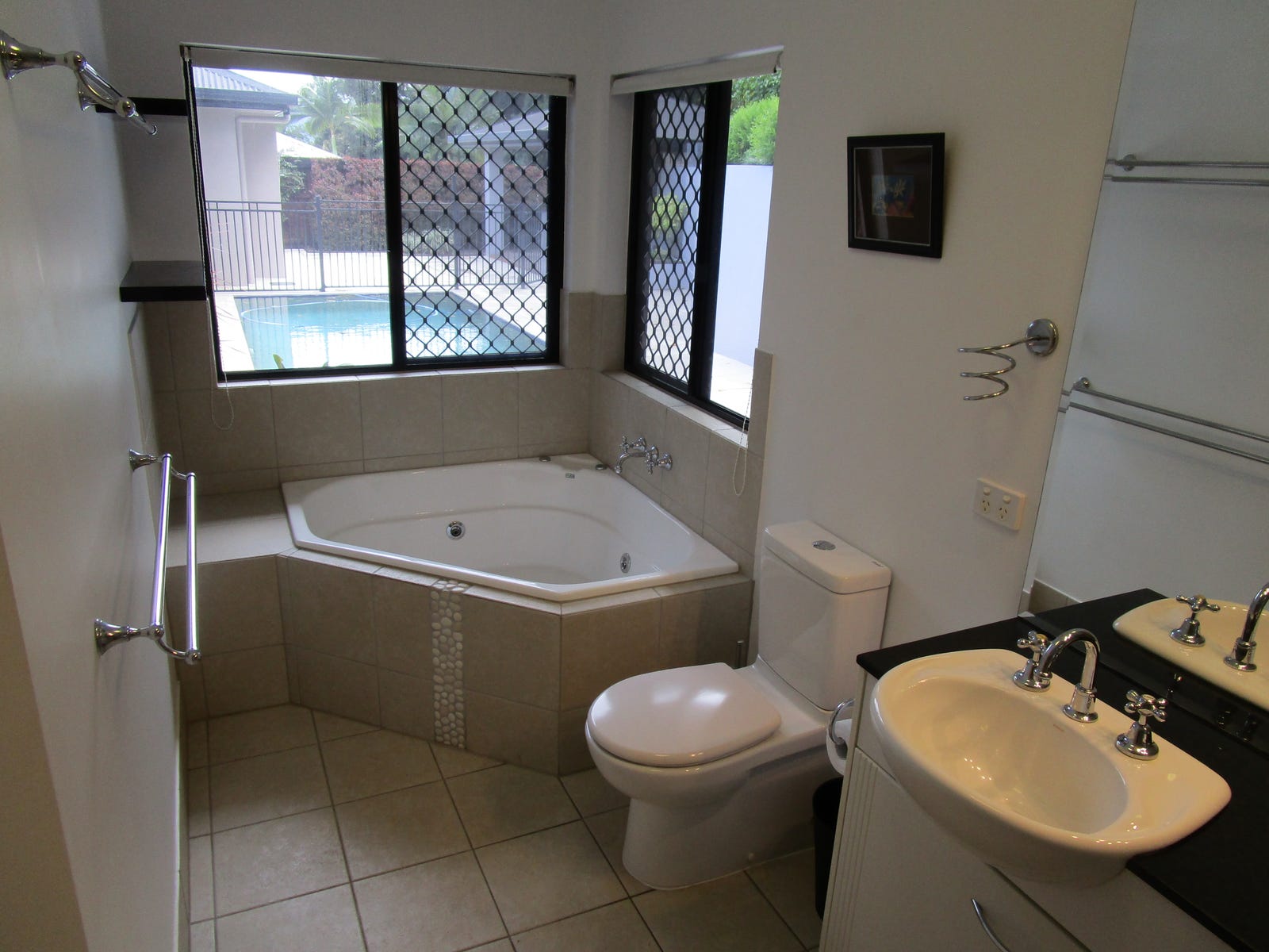 Private Rental in Brinsmead, Qld 4870