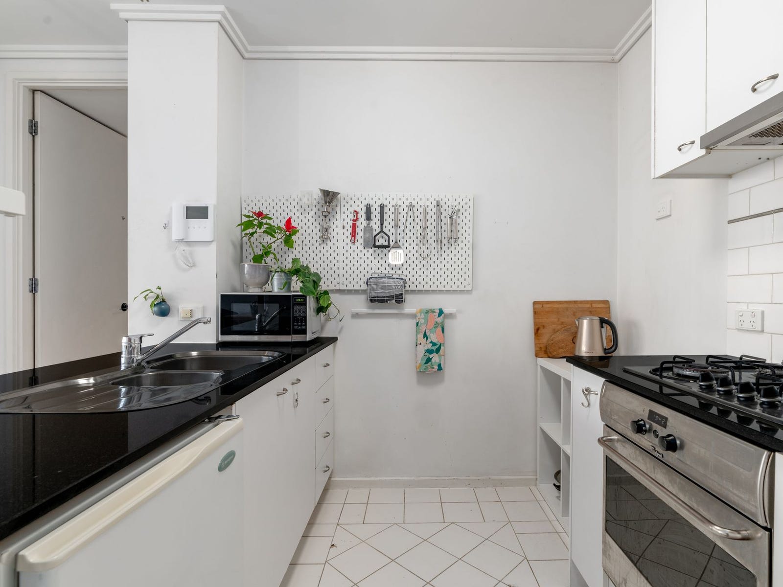 Property for Rent: South Melbourne, Vic 3205