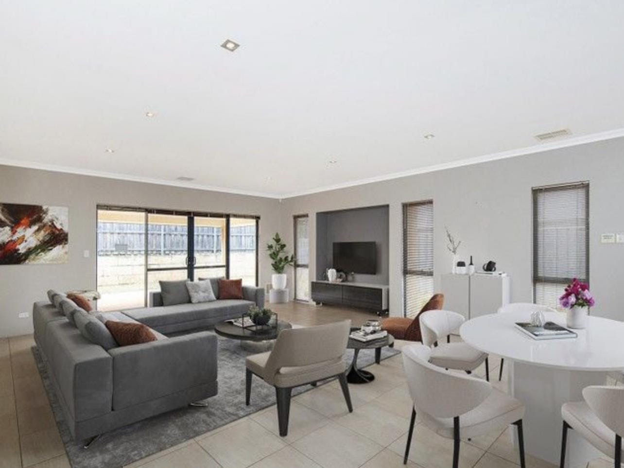 Property for Rent: Halls Head, WA 6210