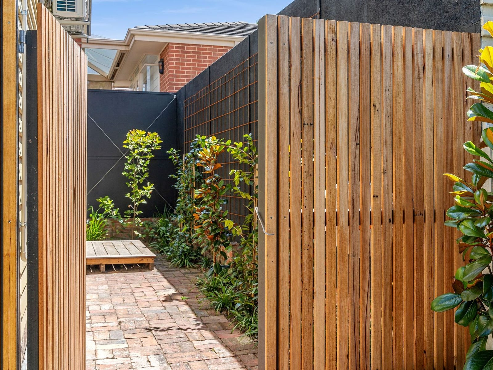 Property for Rent: Soldiers Hill, Vic 3350