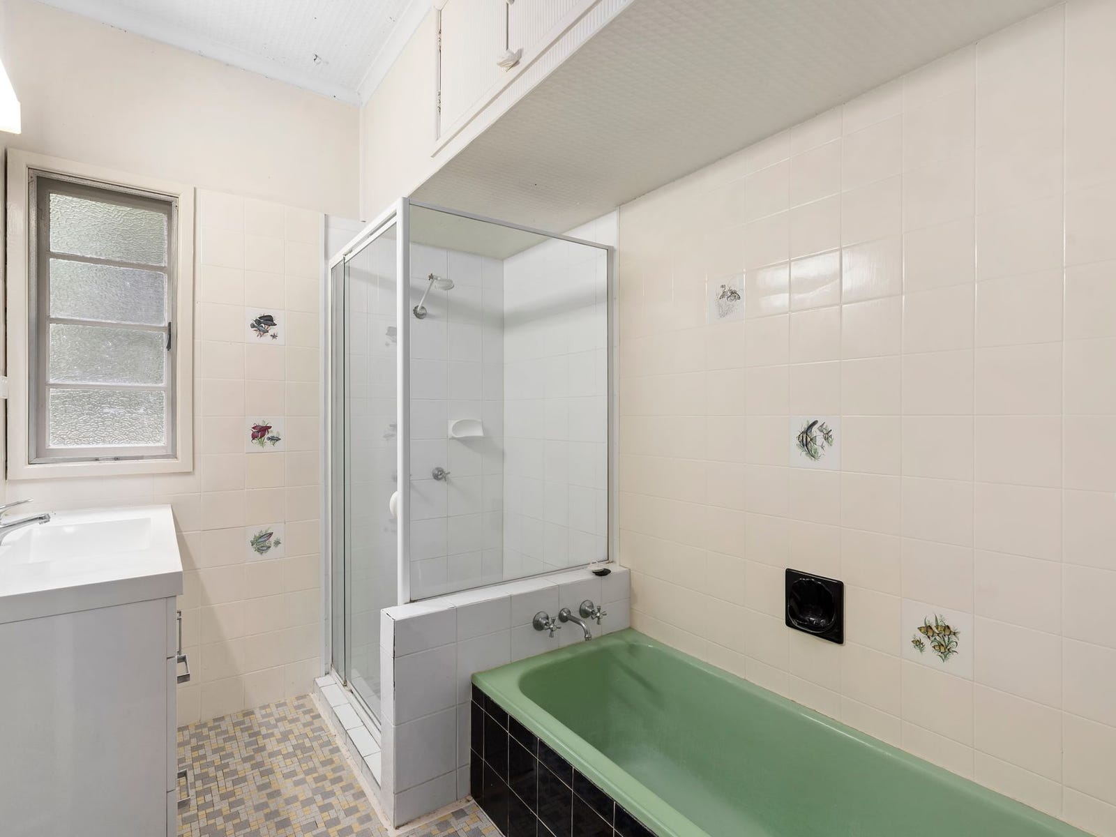 Private Rental in Kenmore, Qld 4069
