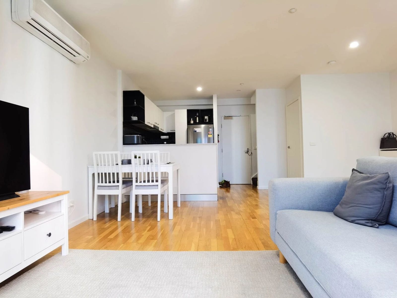 Property for Rent: Melbourne, Vic 3000