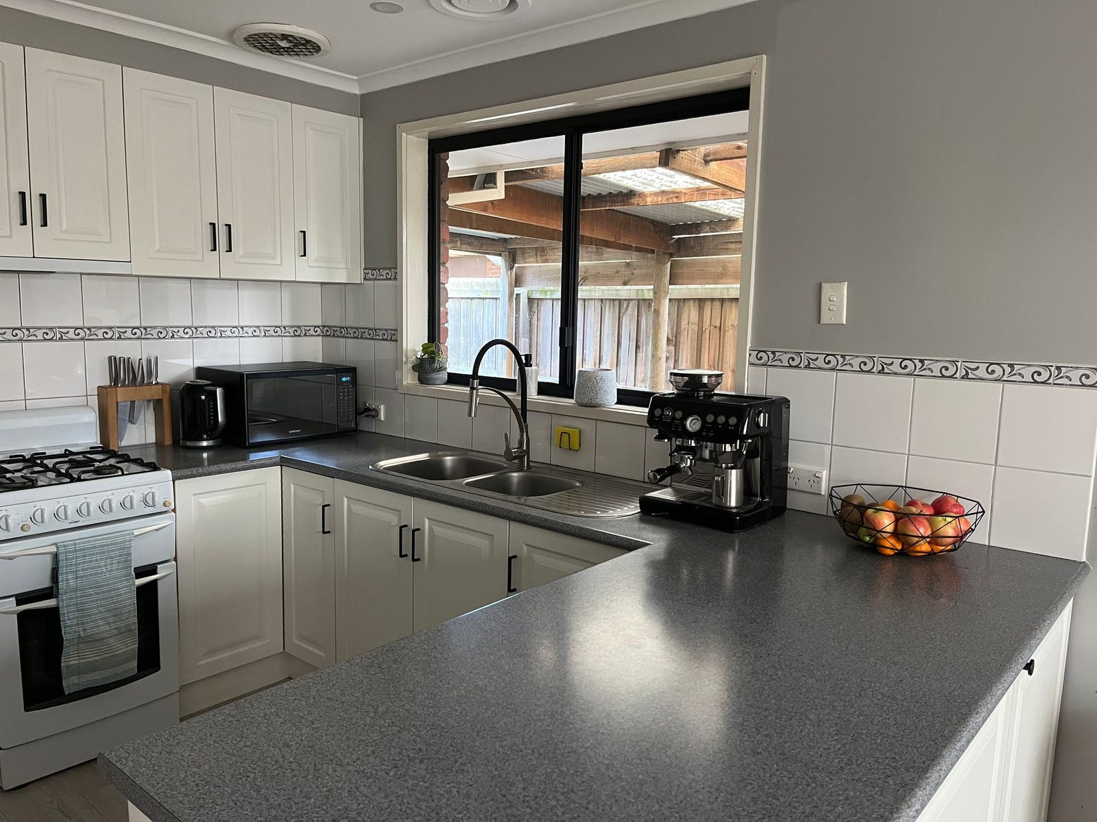 Private Rental in Whittington, Vic 3219