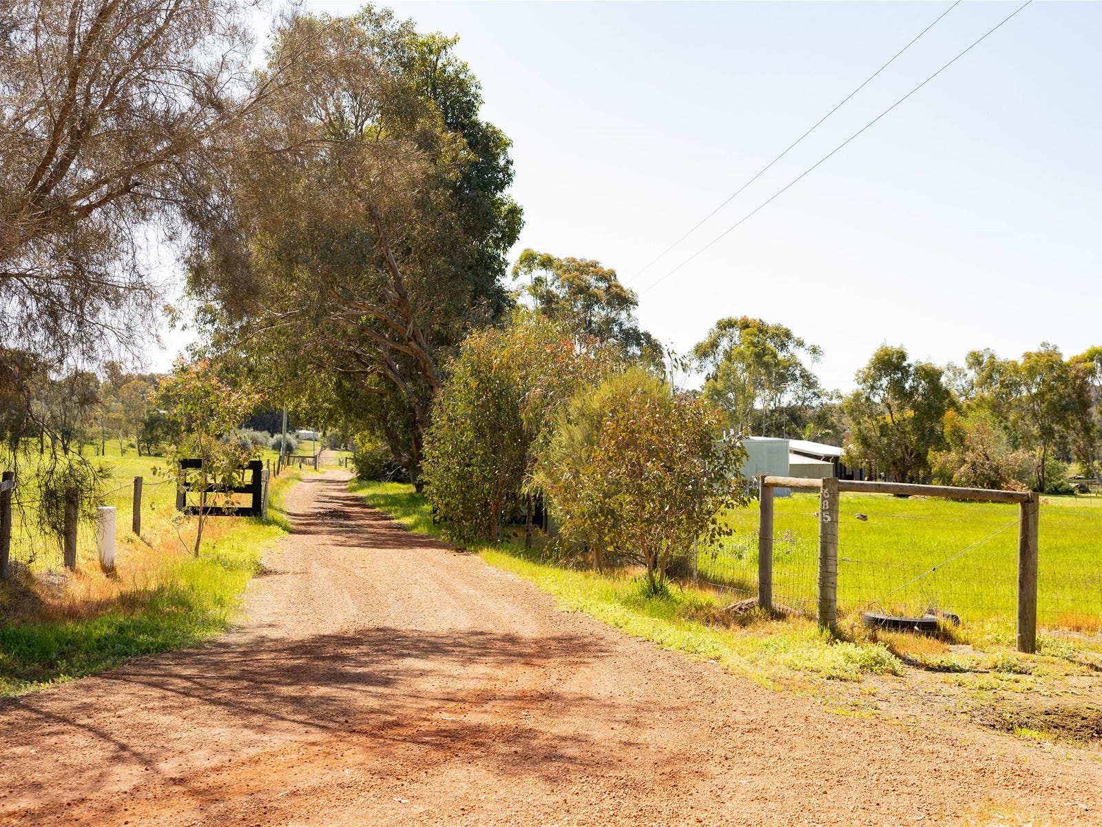 Private Real Estate - Wooroloo, WA 6558
