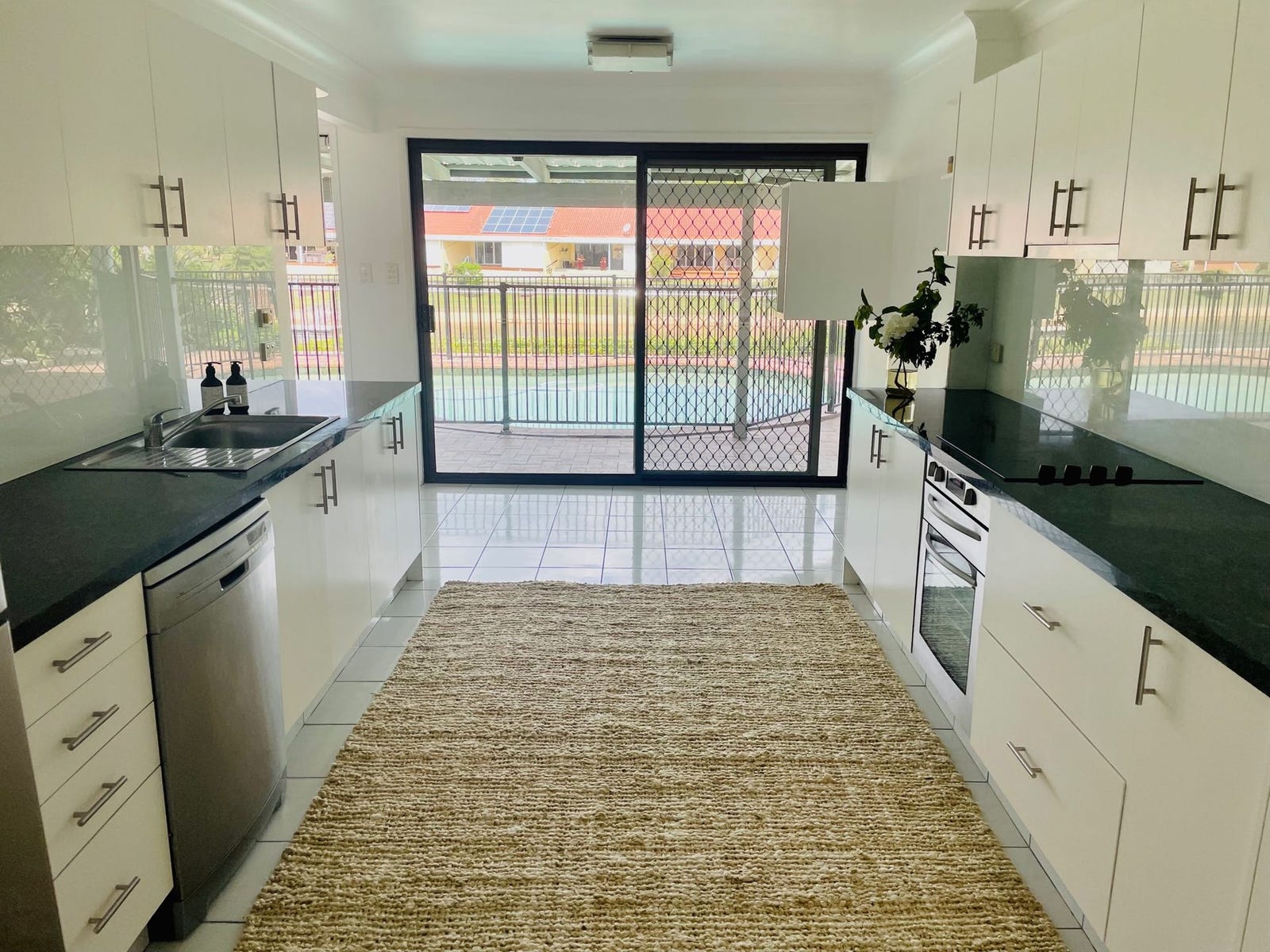 Private Rental in Mermaid Waters, Qld 4218