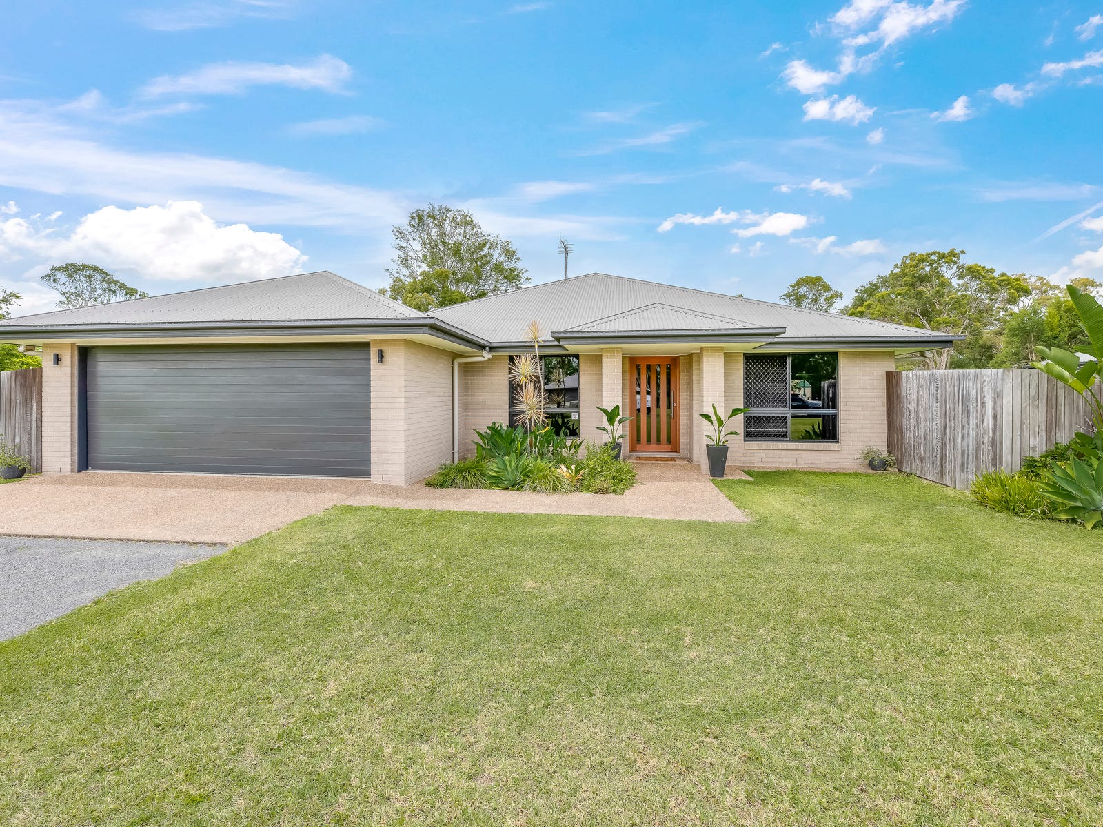Private Listing - Sharon, Qld 4670