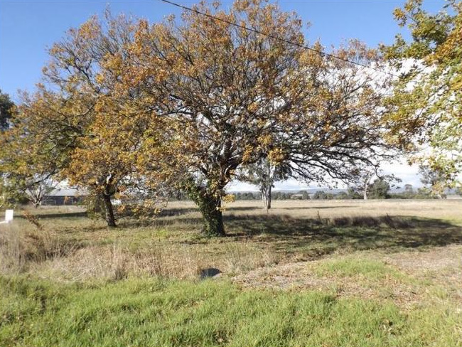 Private  Property - Rosedale, Vic 3847