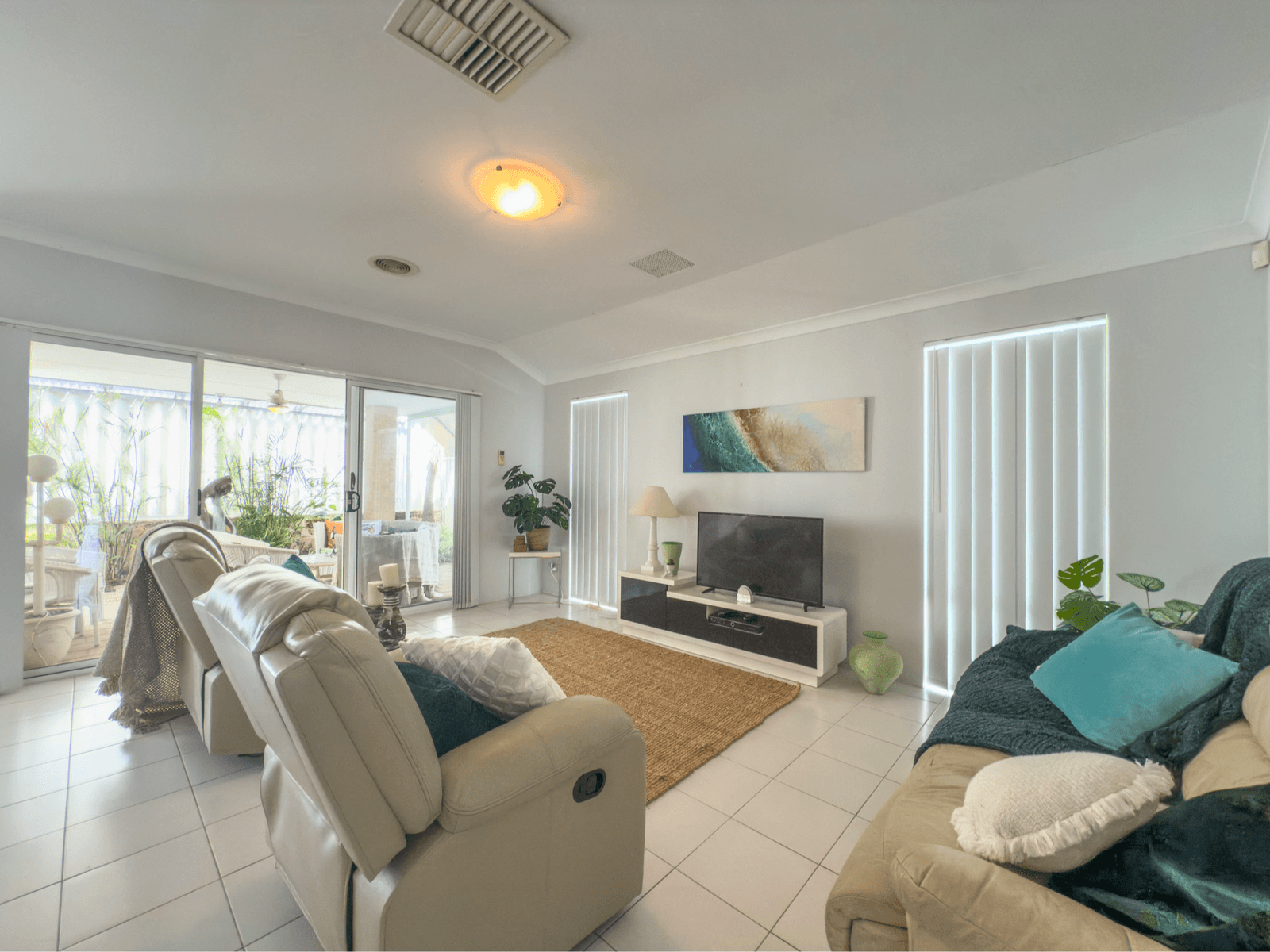 Private Listing Tapping, WA 6065