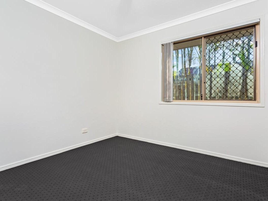 Private Rental in Crestmead, Qld 4132