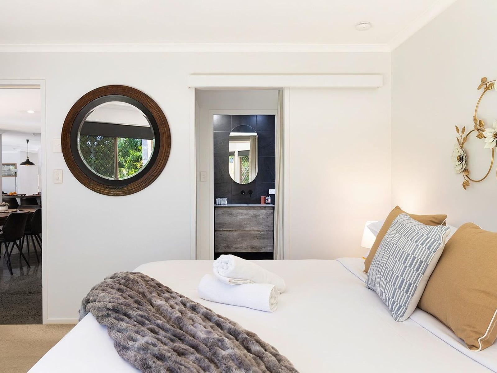 Private Rental in Molendinar, Qld 4214