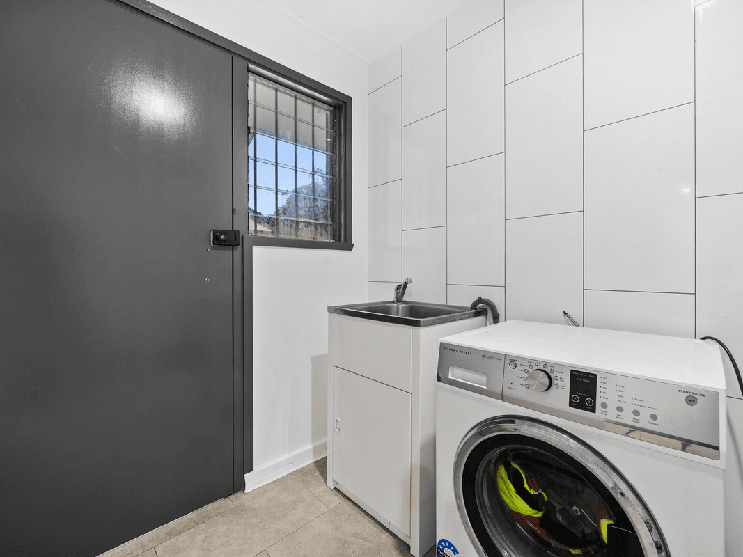 Property for Rent: Kingston, Qld 4114